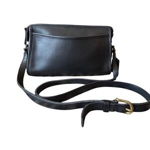 Vintage 90's Coach Taylor Bag Black Leather Crossbody Shoulder Bag USA H4C-9944